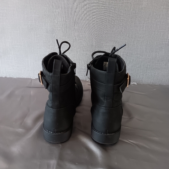 Place Black Boots Size 6 Y2K Grunge Hipster Motorcycle Biker Combat Gold Zip Lac - Picture 5 of 17